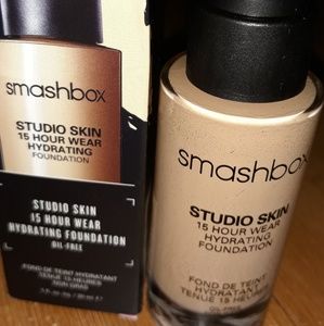 Smashbox-studio skin 15hr foundation